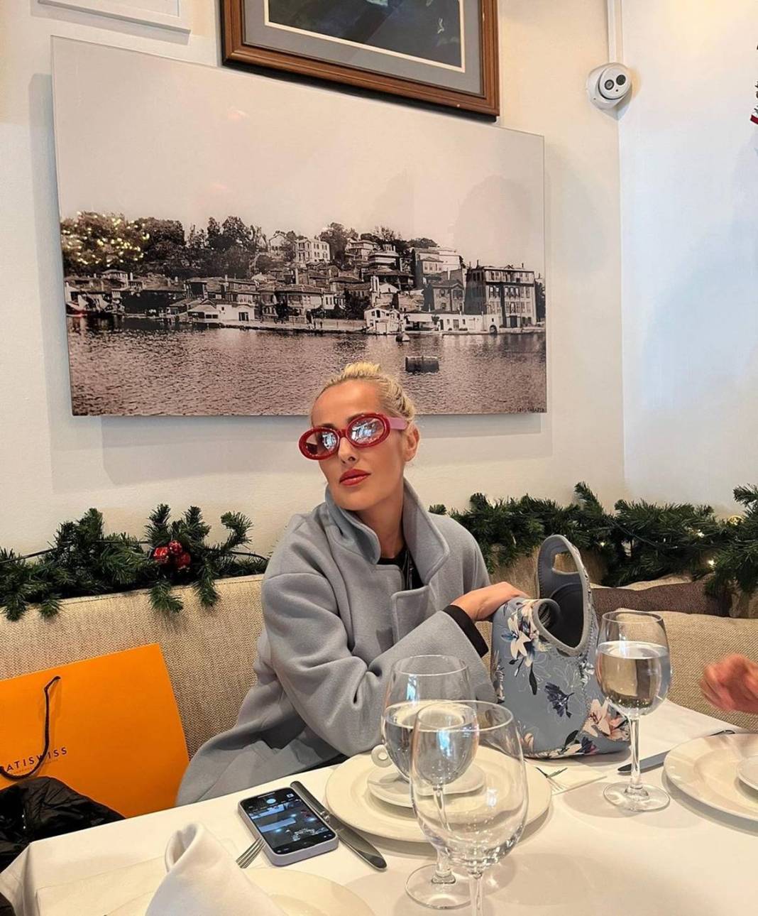 Helin Avşar'ı gören tanıyamıyor! Hülya Avşar'ın kız kardeşi estetikle bambaşka biri oldu, 'estetik değil yüz nakli' 8